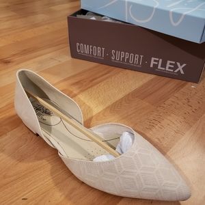 Brand New Nude Flats Size 8 Wide